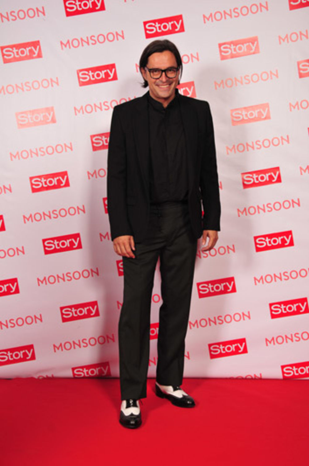 Magazin Story proslavlja sedmi rođendan. Tim povodom, kao i svake godine, organizovan je Story Party Celebrities Only, gde će mnoge poznate ličnosti uživati u nezaboravnoj večeri. Pogledajte ekskluzivne fotografije sa crvenog tepiha.