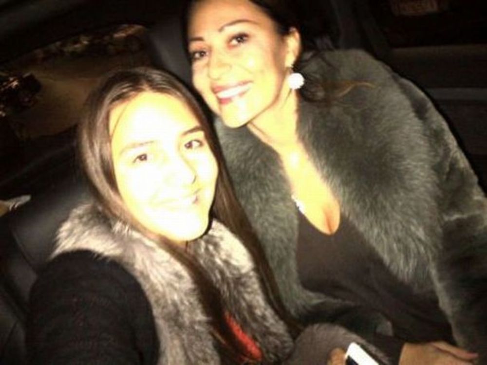 Folk zvezda Svetlana – Ceca Ražnatović održala je sinoć spektakularan koncert u bečkoj dvorani Prater koju je napunila po treći put ove godine. Atmosfera je bila fantastična a pevačica je neumorno pevala nekoliko sati, odevena u izazovne odevne kreacije koje s