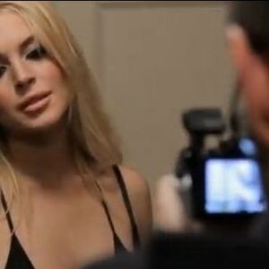 Lindzi Lohan u novom spotu grupe R.E.M.