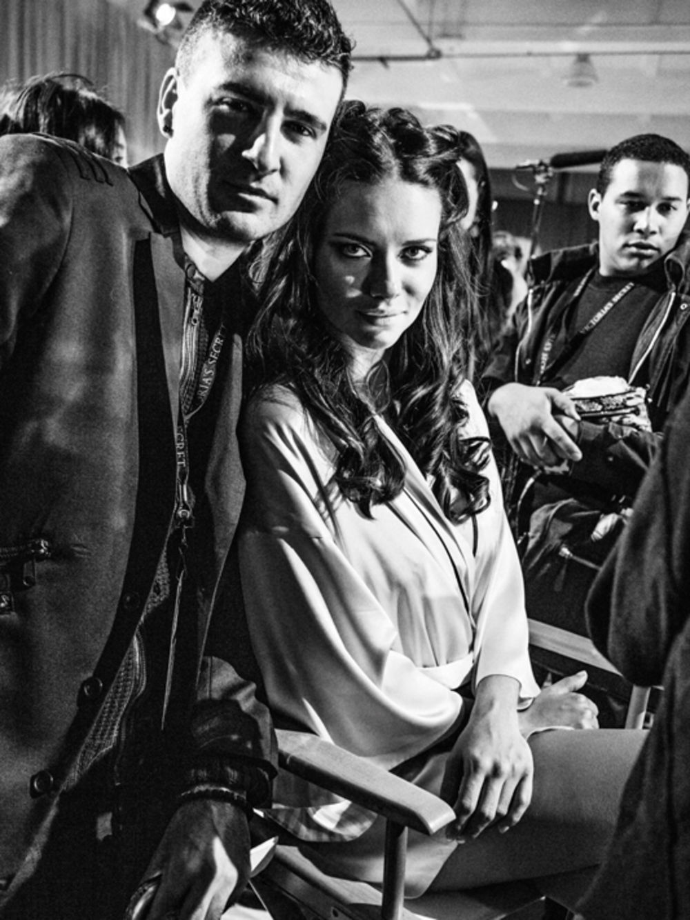 Zavirite iza kulisa najvećeg modnog šoua na planeti, i otkrijte kako se svetske lepotice pripremaju za izlazak na pistu