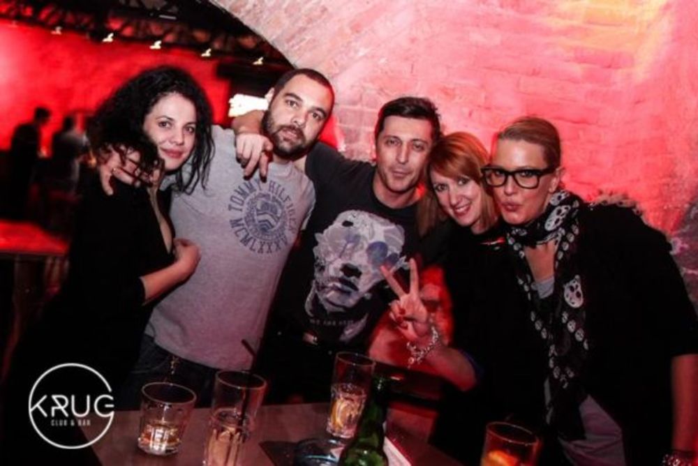 Story Vas ove godine vodi na najlepše dočeke Nove Godine u Beogradu. Sve što treba da uradite je da napišete kreativnu čestitku i na originalan način čestitate Story-ju Novu Godinu. Svakog petka biće objavljene najkreativnije čestitke na našem sajtu, koje će o