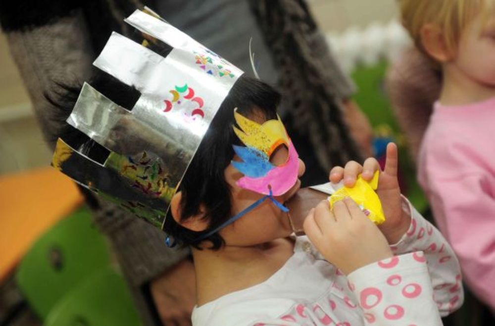 Centar za zaštitu odojčadi, dece i omladine Dragutin Filipović - Jusa primio je mnoštvo paketića koje su pripremila deca iz beogradskog vrtića Sunčica i kompanija Soko Štark uz želju da mališanima iz ove ustanove ulepšaju Božićne praznike. Akciju Deca za decu