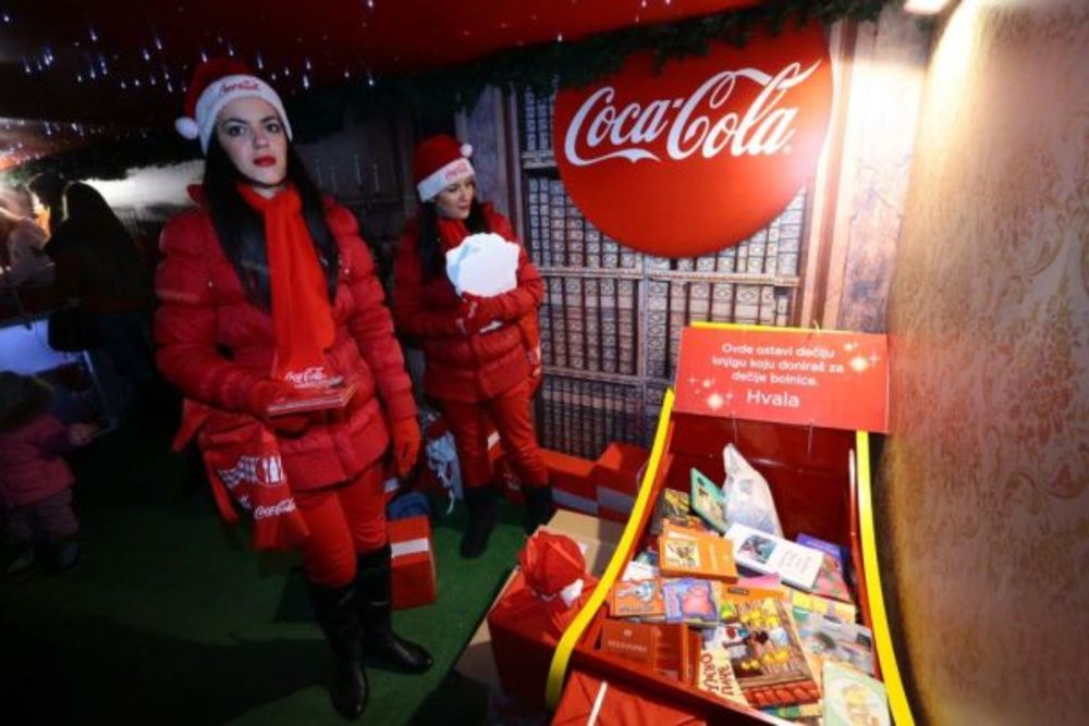 Tradicionalni Coca-Cola karavan, koji organizuje Coca-Cola Sistem u saradnji sa prijateljima akcije izdavačkom kućom Laguna, B92 i kompanijom Canon, posetio je jedanaest gradova širom Srbije. Svi ljudi velikog srca učestvovali su u humanitarnoj akciji i stare