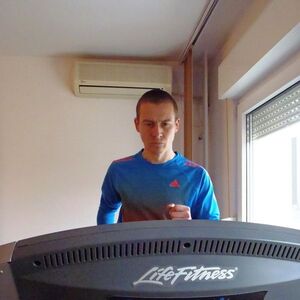 Adidas Boost tim naporno trenira za novosadski polumaraton