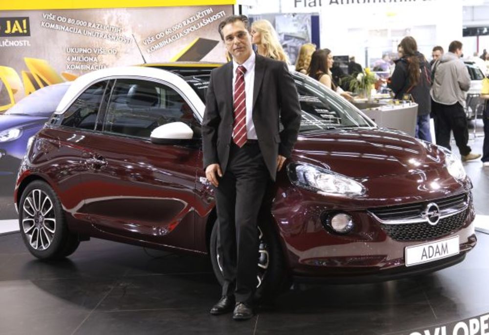 Na 51. Međunarodnom salonu automobila u Beogradu, kompanija Opel je predstavila čak tri nova modela iz svoje proširene i osvežene flote, značajne popuste prilikom kupovine novih automobila, kao i povoljnosti i specijalne akcije. U sjajnoj atmosferi, dobrom pos