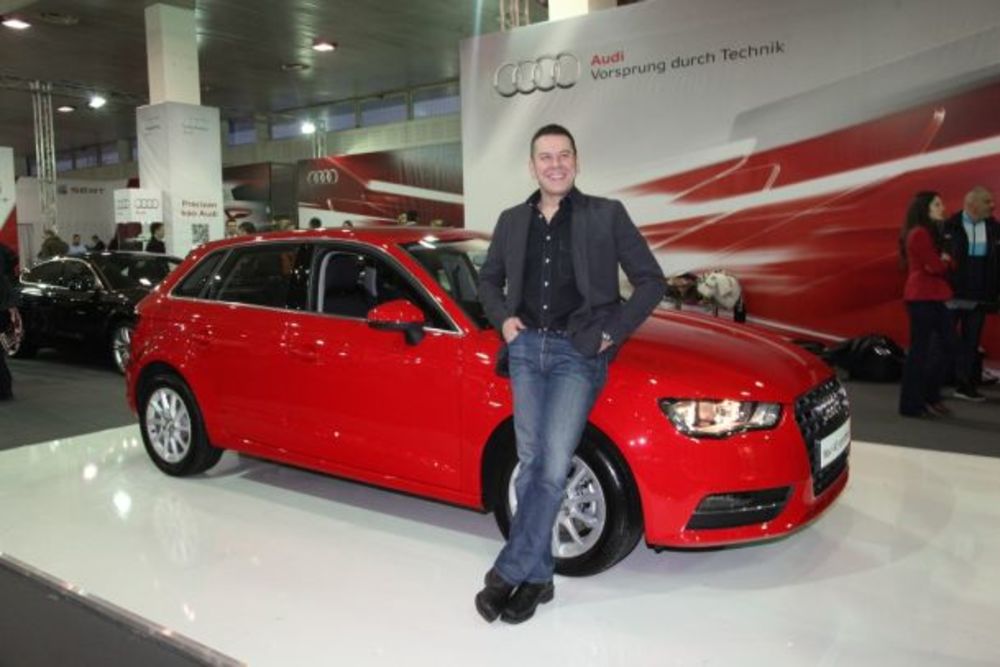 Brend Audi organizovao je nesvakidašnje druženje na 51. Međunarodnom sajmu automobila u Beogradu povodom promovisanja najnovijeg modela “Audi A3 Sportback”, koji je predstavio poznati kantautor i dugogodišnji prijatelj kompanije Audi, Vlado Georgiev. Nakon pre