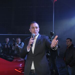 Sergej Ćetković pevao na Mercedesovoj promociji Zvezda oko koje se okreće svet