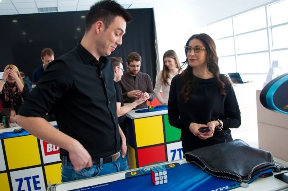 U okviru drugog međunarodnog takmičenja u sklapanju Rubikove kocke, ZTE Rubik Serbian Open 2013, u subotu, 23. marta, u Delta City-ju, organizovan je humanitarni VIP turnir za Tijanu. Zahvaljujući odzivu poznatih ličnosti iz javnog i kulturnog života, kao i ve