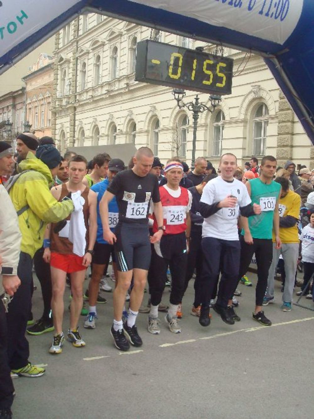 adidas Boost tim nastupio je na jubilarnom 20. polumaratonu koji je održan u Novom Sadu. Državni prvak u maratonu Ivan Miškeljin, treneri iz fitnes centra Carpe Diem, Miroslav Babić, Dragan Miljković i Mirko Agatonović, zajedno su prošli kroz cilj i po prvi pu