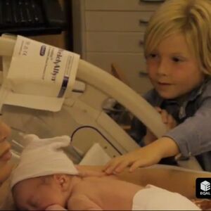 Tori Speling: Pogledajte prve snimke posle četvrtog porođaja (VIDEO)