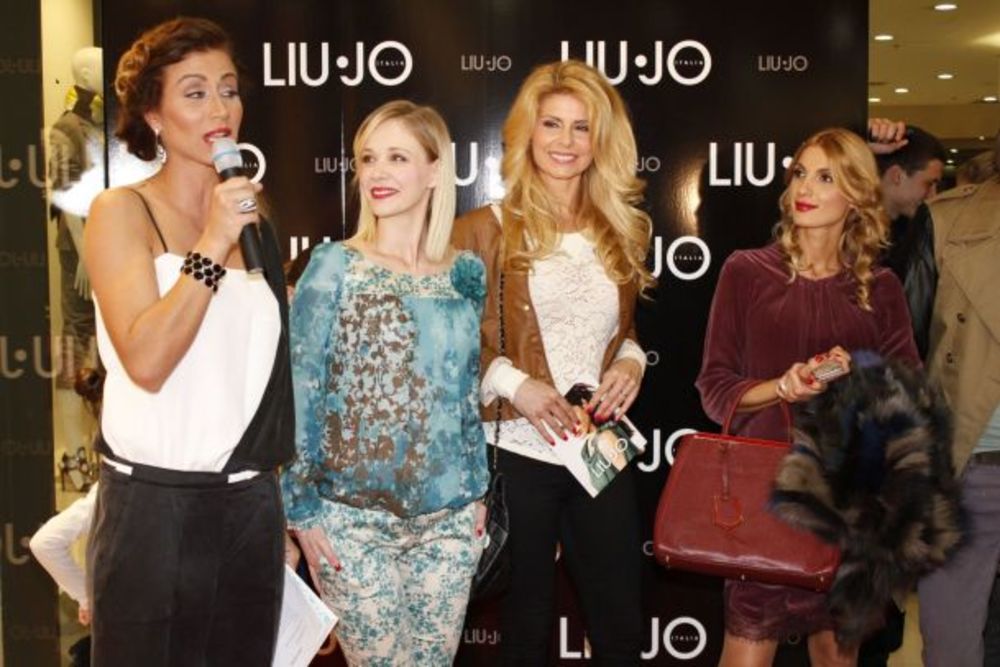 Beogradski Fashion Company nedavno je otvorio prodavnicu poznatog italijanskog brenda LIU JO, čije je zaštitno lice britanski supermodel Kejt Mos. Radnja se nalazi u poznatom shopping centru JOCKER mall i uređena je u skladu sa najmodernijim standardima. Na sv