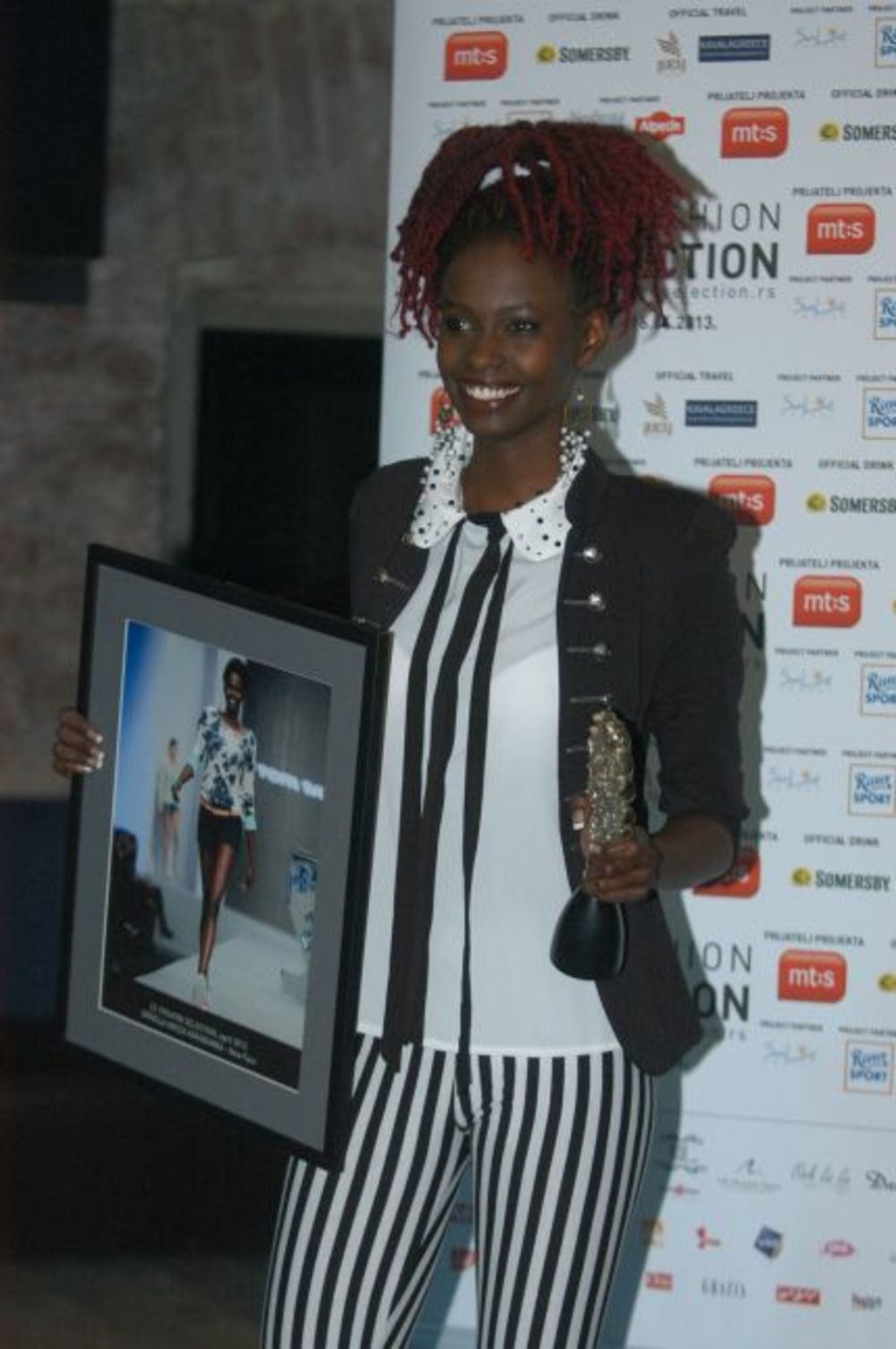 U klubu Krug održana je dodela nagrada 22. Fashion Selectiona. Nagrade, o kojima je odlučivao novinarski žiri, dodeljene su u čak 11 kategorija najboljima na upravo završenom 22. Fashion Selectionu.