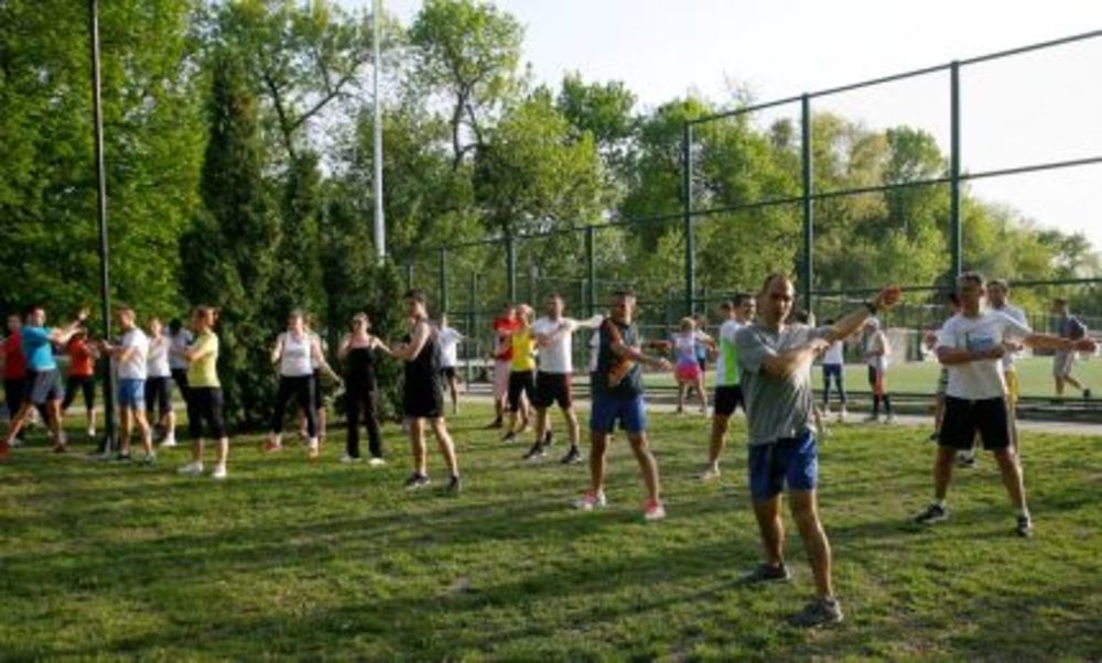 adidas Run and FUN ekipa uživala u još jednom treningu na Adi Ciganliji! Funneri, Fitteri i Weight loss ekipa ponovo su zajedno trčali nakon Beogradskog maratona, i pokazali kako ih i dalje drži takmičarski duh i isti cilj, da završe svoju trku!