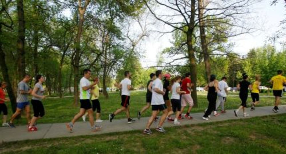 adidas Run and FUN ekipa uživala u još jednom treningu na Adi Ciganliji! Funneri, Fitteri i Weight loss ekipa ponovo su zajedno trčali nakon Beogradskog maratona, i pokazali kako ih i dalje drži takmičarski duh i isti cilj, da završe svoju trku!