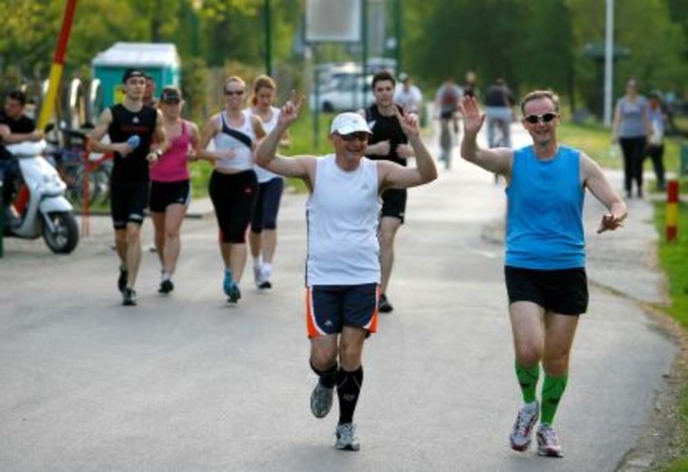 adidas Run and FUN ekipa uživala u još jednom treningu na Adi Ciganliji! Funneri, Fitteri i Weight loss ekipa ponovo su zajedno trčali nakon Beogradskog maratona, i pokazali kako ih i dalje drži takmičarski duh i isti cilj, da završe svoju trku!