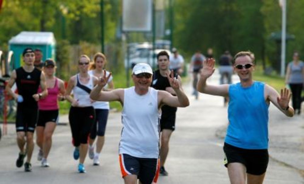 adidas Run and FUN ekipa uživala u još jednom treningu na Adi Ciganliji! Funneri, Fitteri i Weight loss ekipa ponovo su zajedno trčali nakon Beogradskog maratona, i pokazali kako ih i dalje drži takmičarski duh i isti cilj, da završe svoju trku!