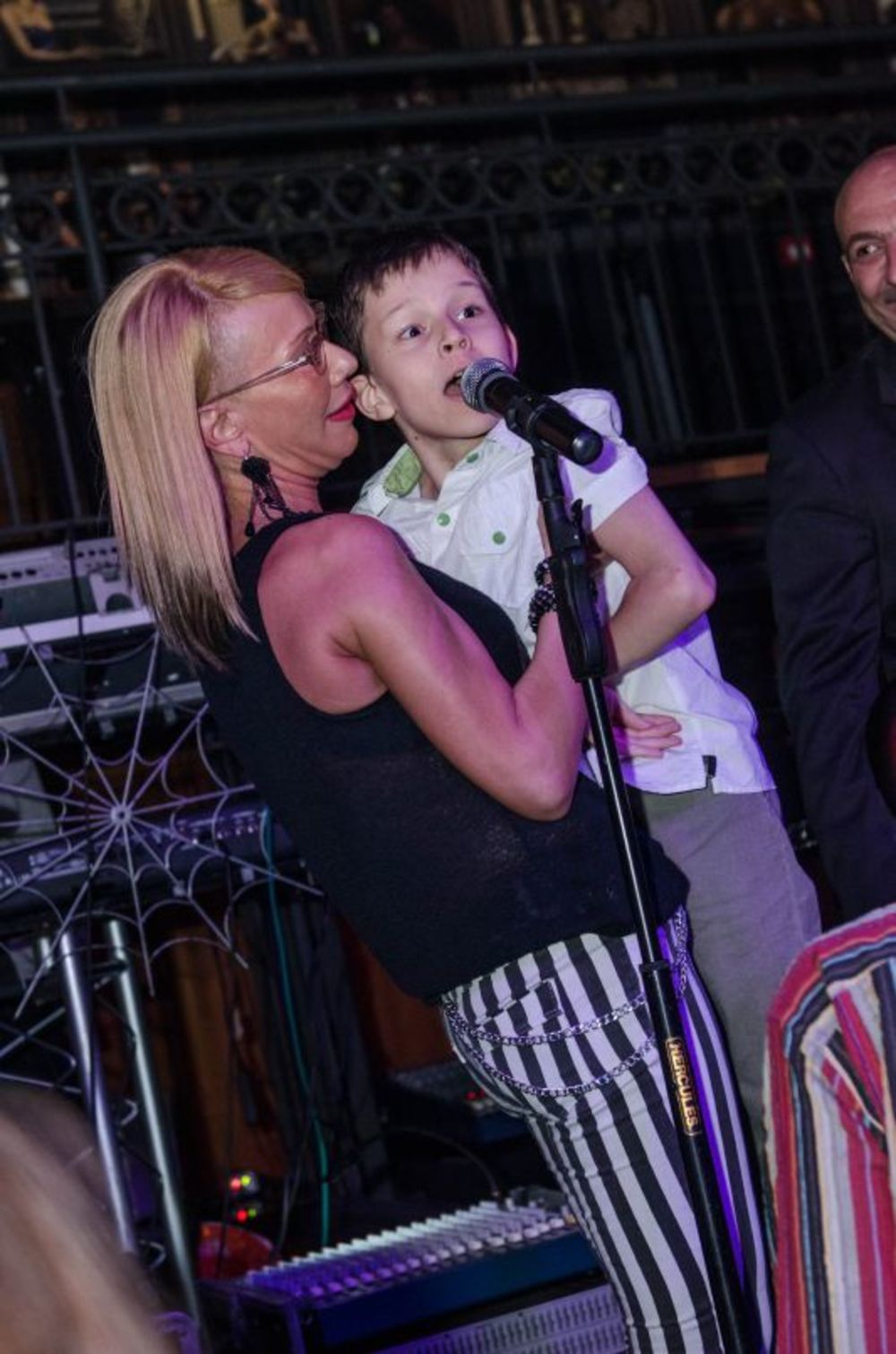 Brojne poznate ličnosti podržale su dobrotvornu akciju koja se 13.maja održala u organizaciji kluba Kasine Beograd, sa ciljem prikupljanja novca za šestogodišnjeg Kostu Vasiljevića, koji boluje od cerbralne paralize. Na veliko zadovoljstvo organizatora odazval