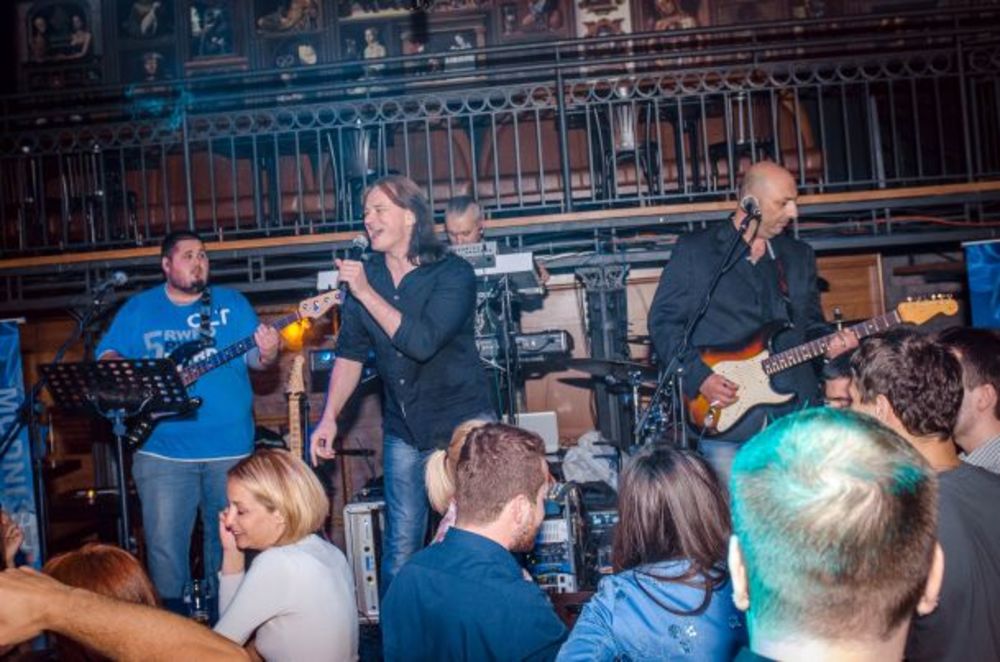 Brojne poznate ličnosti podržale su dobrotvornu akciju koja se 13.maja održala u organizaciji kluba Kasine Beograd, sa ciljem prikupljanja novca za šestogodišnjeg Kostu Vasiljevića, koji boluje od cerbralne paralize. Na veliko zadovoljstvo organizatora odazval