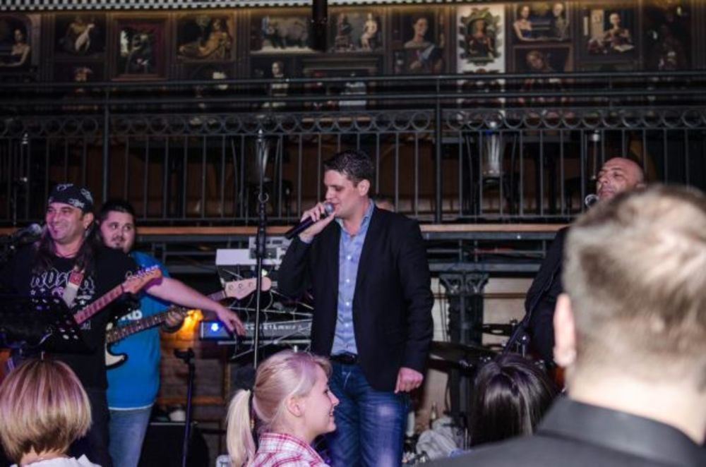 Brojne poznate ličnosti podržale su dobrotvornu akciju koja se 13.maja održala u organizaciji kluba Kasine Beograd, sa ciljem prikupljanja novca za šestogodišnjeg Kostu Vasiljevića, koji boluje od cerbralne paralize. Na veliko zadovoljstvo organizatora odazval