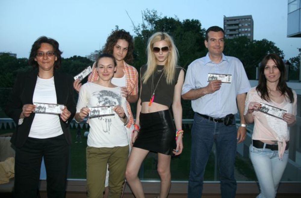 Andrej Pejić bio je specijalni gost koncerta Tuborg predstavlja Depeche Mode na Ušću, a Story je svojim čitaocima priliku da koncert prate iz VIP-a zajedno sa slavnim manekenom. Pre početka koncerta Pejić se družio sa čitaocima magazina Story, na koje je ostav