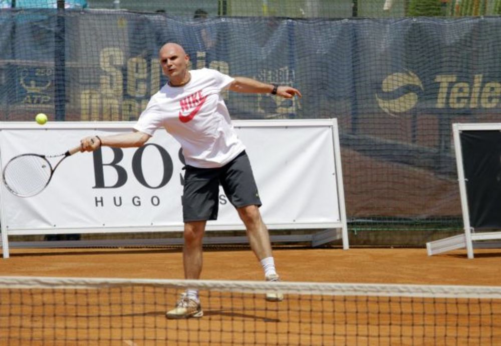 TC Novak je za vikend ugostio rekordan broj poznatih ličnosti na  devetom tradicionalnom humanitarnom teniskom turniru  poznatih Hugo Boss Celebrities Challenger Belgrade 2013. Izuzetni teniski doživljaj,  sjajna zabava i druženje, razna iznenađenja i ovoga pu