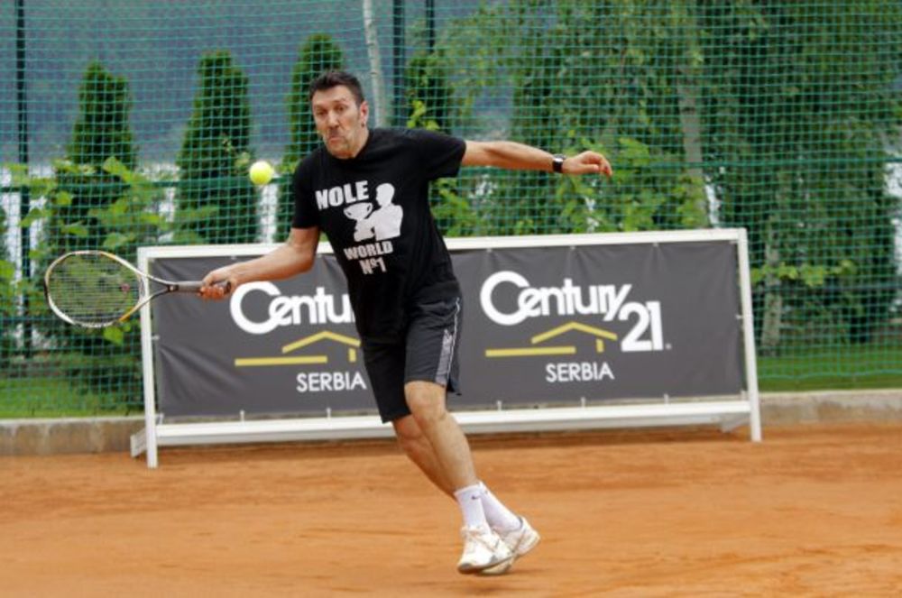 TC Novak je za vikend ugostio rekordan broj poznatih ličnosti na  devetom tradicionalnom humanitarnom teniskom turniru  poznatih Hugo Boss Celebrities Challenger Belgrade 2013. Izuzetni teniski doživljaj,  sjajna zabava i druženje, razna iznenađenja i ovoga pu