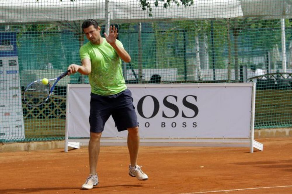 TC Novak je za vikend ugostio rekordan broj poznatih ličnosti na  devetom tradicionalnom humanitarnom teniskom turniru  poznatih Hugo Boss Celebrities Challenger Belgrade 2013. Izuzetni teniski doživljaj,  sjajna zabava i druženje, razna iznenađenja i ovoga pu