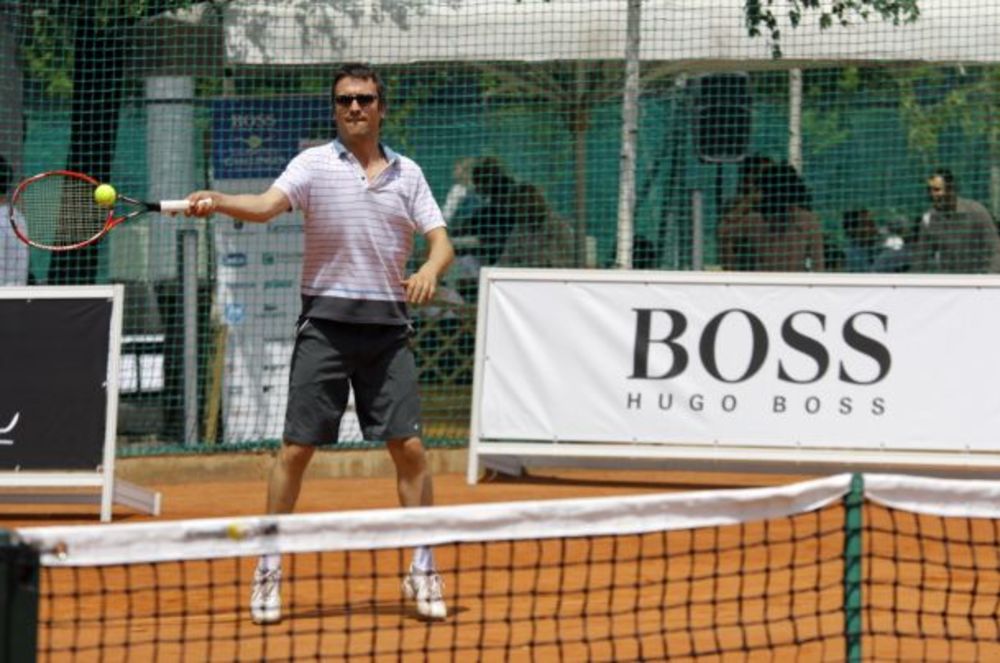 TC Novak je za vikend ugostio rekordan broj poznatih ličnosti na  devetom tradicionalnom humanitarnom teniskom turniru  poznatih Hugo Boss Celebrities Challenger Belgrade 2013. Izuzetni teniski doživljaj,  sjajna zabava i druženje, razna iznenađenja i ovoga pu