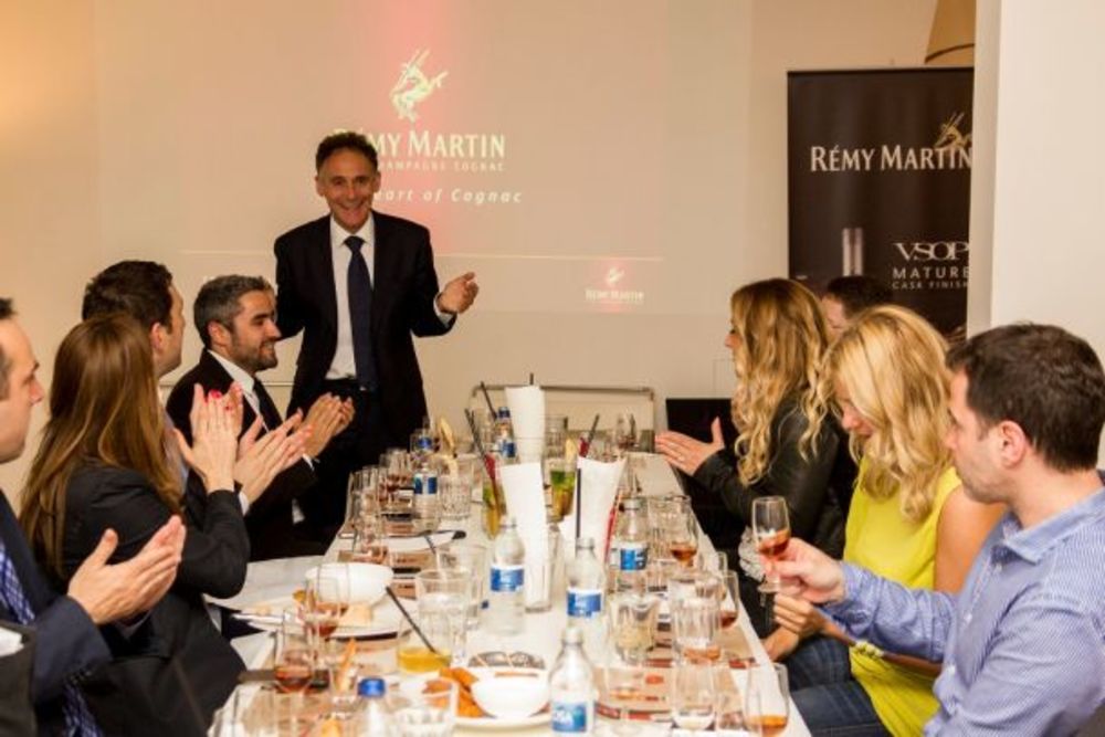 U organizaciji kompanije Coca-Cola Hellenic Srbija, čuveni brend ambasador Rémy Martin konjaka - Patrick Mauritz,  predstavio je u Beogradu tajne očaravajućeg ukusa ovog žestokog pića koje spada među najomiljenija na svetu. Naime, na ’Rémy Martin – The Heart o