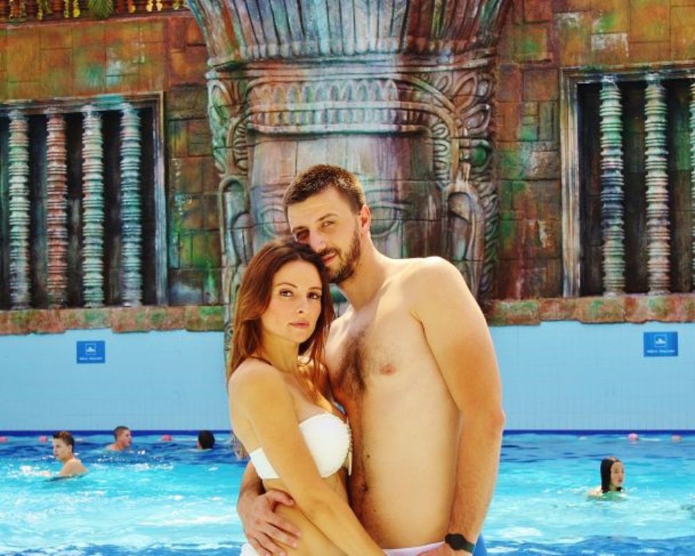 Lepa glumica Milena Marić i njen suprug Mladen Subašić bili su na svadbenom putovaju po evropskim metropolama.