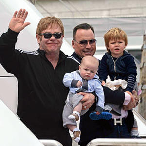 Elton Džon i Dejvid Furniš: Kao sav normalan svet