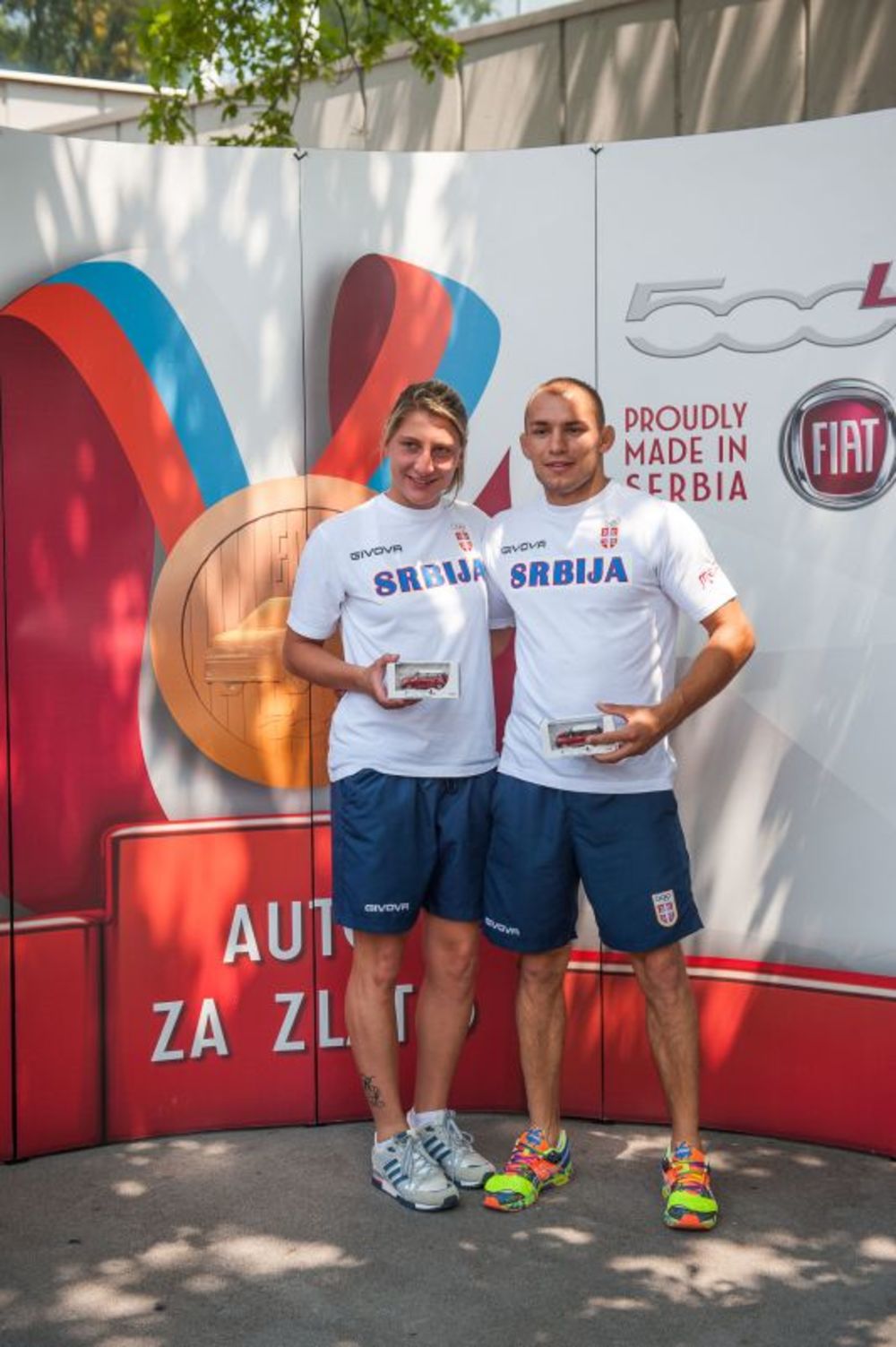 Druženje sa sportistima, osvajačima medalja na Mediteranskim igrama u turskom Mersinu i promocija najnovijeg FIAT 500L Living modela obeležili su vikend u Sportskom centru Milan Gale Muškatirović. U društvu plivača Velimira Stjepanovića, rvača Aleksandra Maksi