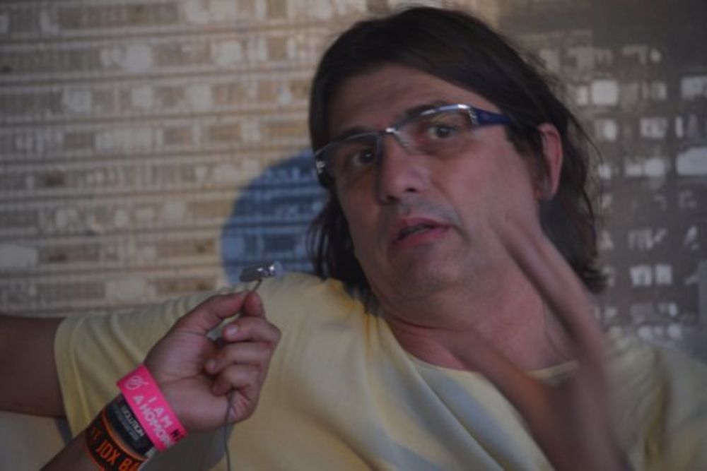 Uz nezampaćenu energiju kojom odiše ovogodišnja R:Evolucija, tokom druge večeri Exit festivala, Petrovaradinsku tvrđavu posetilo je preko 40.000 posetilaca! Pozitivne vibracije bile su na svakom koraku i još jednom smo se uverili zašto je Exit festival s pravo