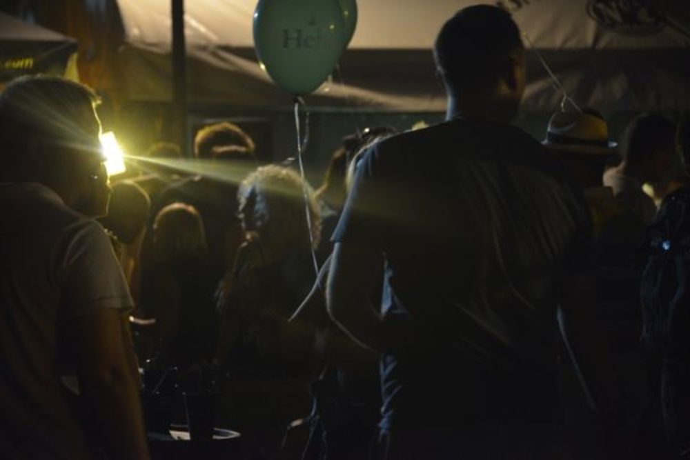 Uz nezampaćenu energiju kojom odiše ovogodišnja R:Evolucija, tokom druge večeri Exit festivala, Petrovaradinsku tvrđavu posetilo je preko 40.000 posetilaca! Pozitivne vibracije bile su na svakom koraku i još jednom smo se uverili zašto je Exit festival s pravo