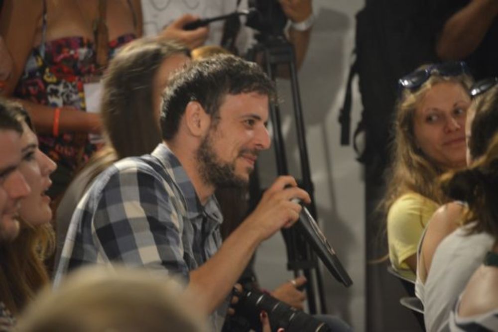 Uz nezampaćenu energiju kojom odiše ovogodišnja R:Evolucija, tokom druge večeri Exit festivala, Petrovaradinsku tvrđavu posetilo je preko 40.000 posetilaca! Pozitivne vibracije bile su na svakom koraku i još jednom smo se uverili zašto je Exit festival s pravo