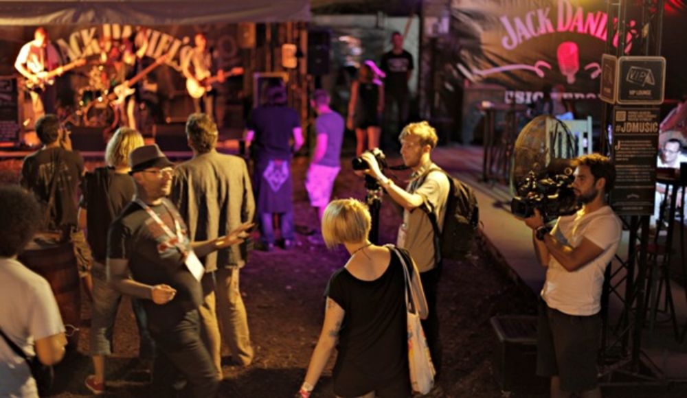 JDX Backstage bio je jedan od omiljenih festivalskih kutaka za sve ljubitelje dobre muzike i zabave na upravo završenom Exit festivalu. Ovogodišnji program osvežen je neuobičajenim nastupima poznatih ličnosti i harizmatičnih prijatelja Jack-a koji su na trenut