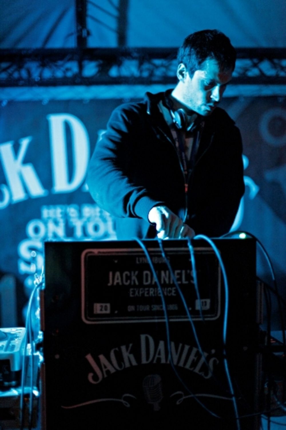 JDX Backstage bio je jedan od omiljenih festivalskih kutaka za sve ljubitelje dobre muzike i zabave na upravo završenom Exit festivalu. Ovogodišnji program osvežen je neuobičajenim nastupima poznatih ličnosti i harizmatičnih prijatelja Jack-a koji su na trenut