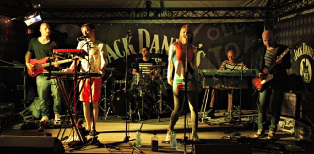 JDX Backstage bio je jedan od omiljenih festivalskih kutaka za sve ljubitelje dobre muzike i zabave na upravo završenom Exit festivalu. Ovogodišnji program osvežen je neuobičajenim nastupima poznatih ličnosti i harizmatičnih prijatelja Jack-a koji su na trenut