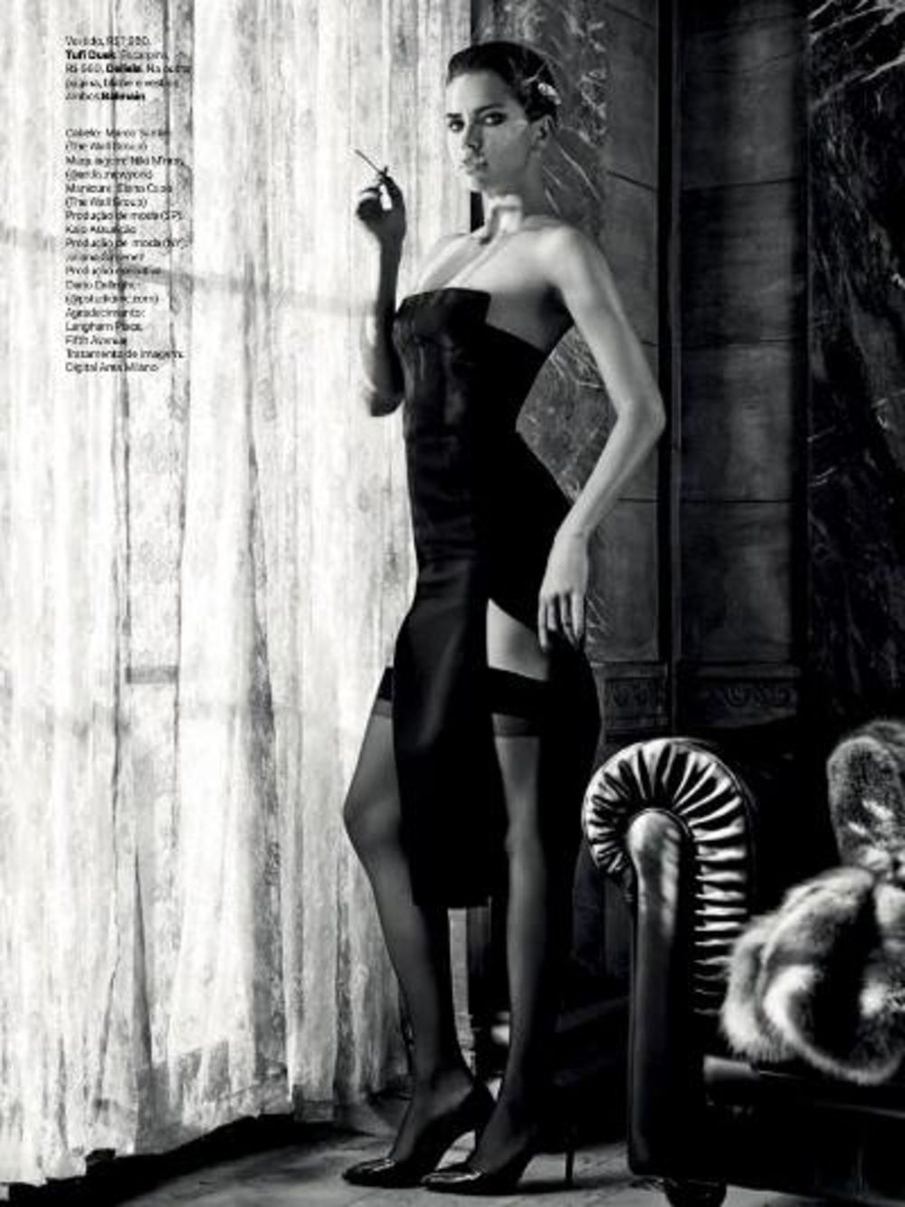 Supermodel krasi naslovnu stranicu magazina Vogue za brazilsko tržište, gde je moda stavljena u drugi plan zbog seksipila kojim zrači ova lepotica.
