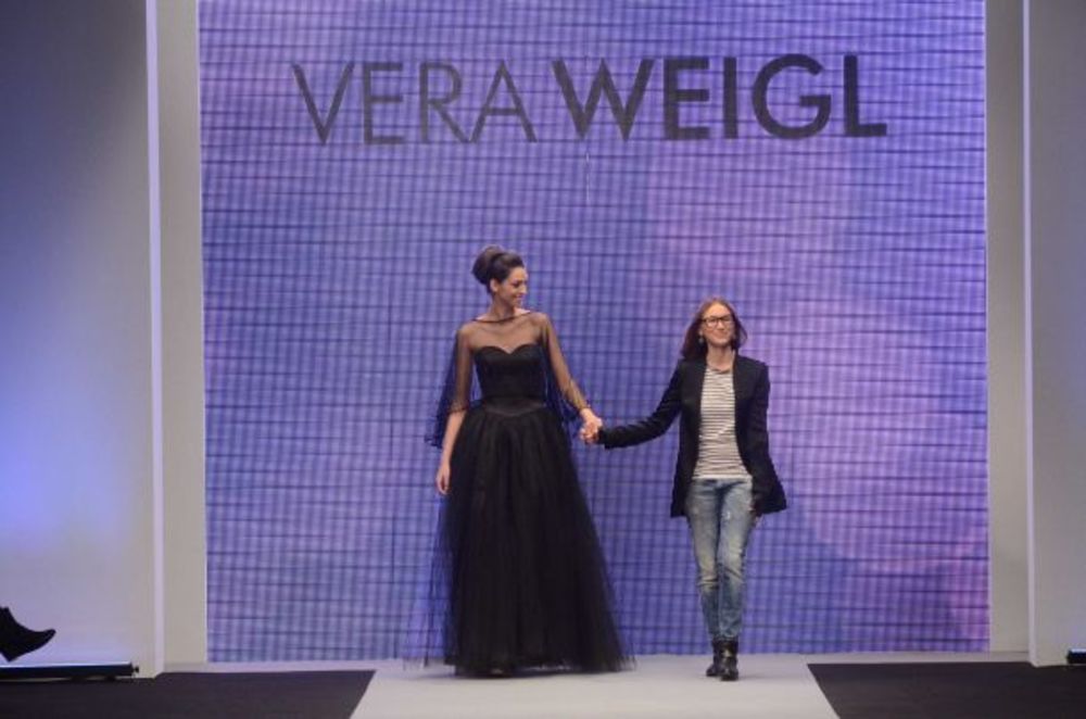 Tokom druge večeri 23. Fashion Selectiona održane su revije kreatora Vere Weigl, Vasilija Kovačeva i Nenada Sekirarskog. Vera Weigl, inovativna mlada dizajnerka koja živi i radi u Beču, prvi put se srpskoj publici predstavila kolekcijom za jesen/zimu 2013/2014