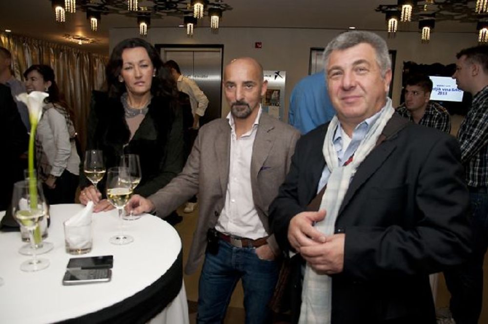 U organizaciji sajta vino.rs, u hotelu Falkonsteiner birana su najbolja vina Srbije u tekućoj godini. Prvi put na ovaj način, sva najbolja vina Srbije ocenjivao je veliki međunarodni žiri sastavljen od vinskih eksperata koji i inače ocenjuju vina na najvećim s