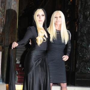 Lejdi Gaga i Donatela Versaće: Kao majka i ćerka