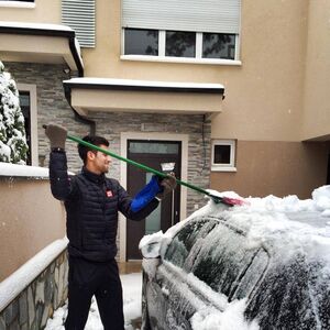 Novak Đoković: Metlicom protiv snega