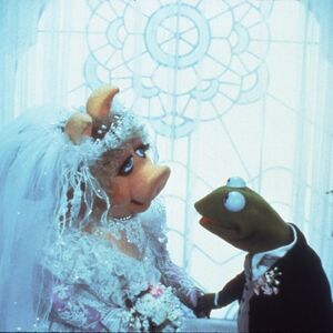 Mis Pigi se udaje u venčanici Vivijen Vestvud