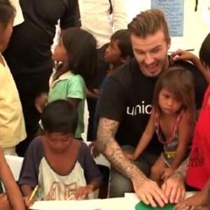 Humani Dejvid Bekam pomaže Filipincima