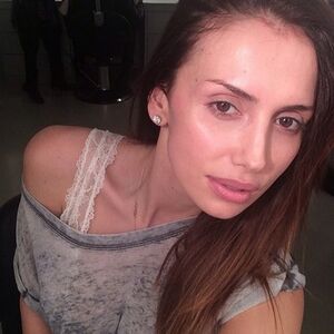 Emina Jahović: Bez šminke, bez filtera