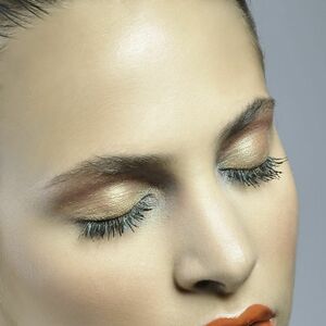 Make-up trendovi za ovu sezonu: Proleće u boji mandarine