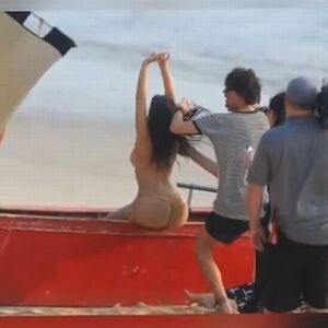 Kim Kardašijan: Novi set slika u kupaćem kostimu (VIDEO)