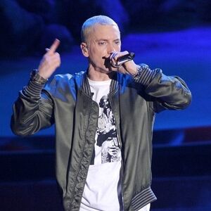 Eminem: Izvinjenje majci uz emotivnu poruku (VIDEO)