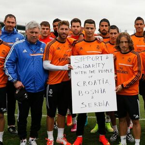 Fudbaleri Real Madrida pružili podršku Srbiji (FOTO)